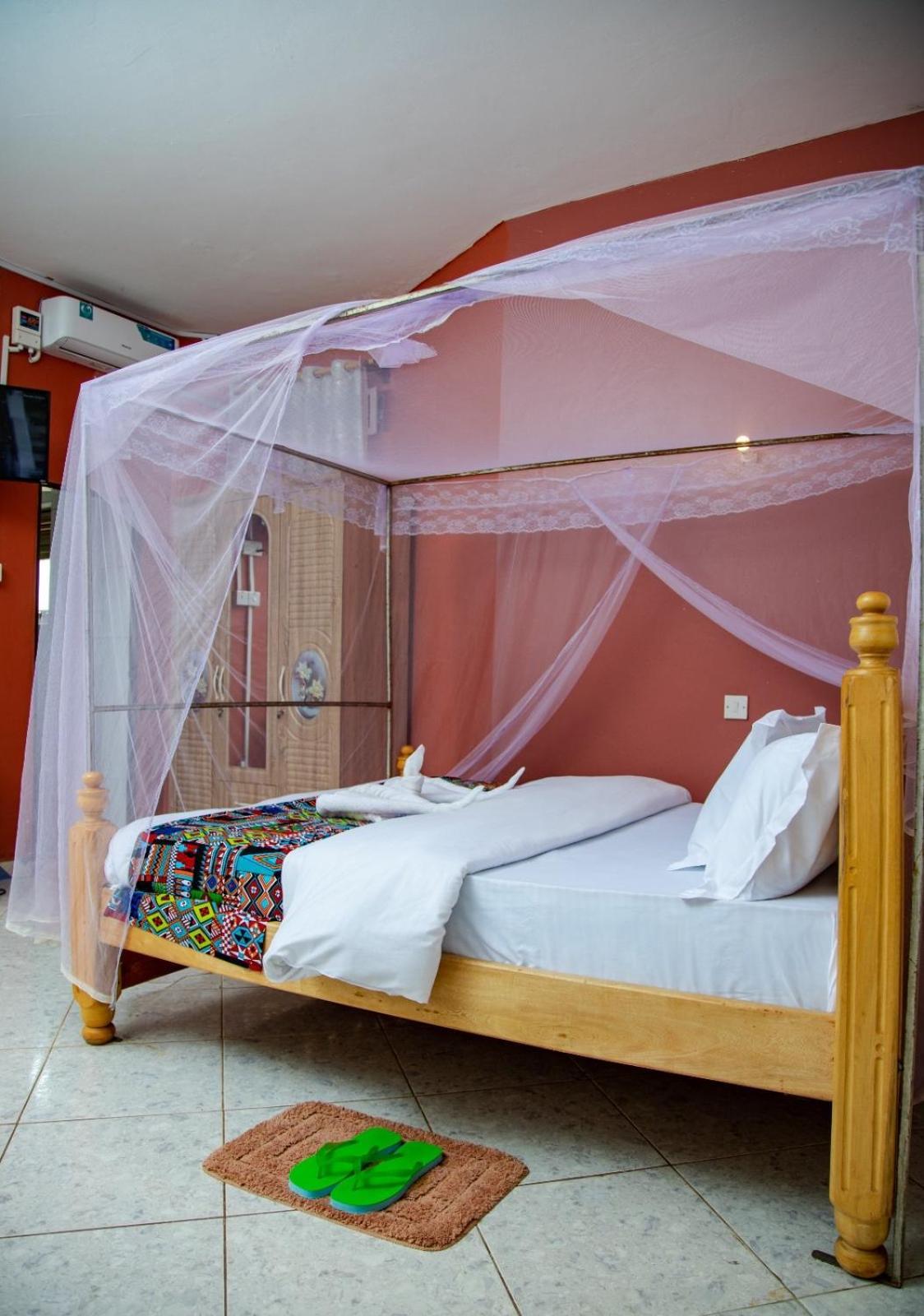Lakeshore Bed And Breakfast Entebbe Exterior foto